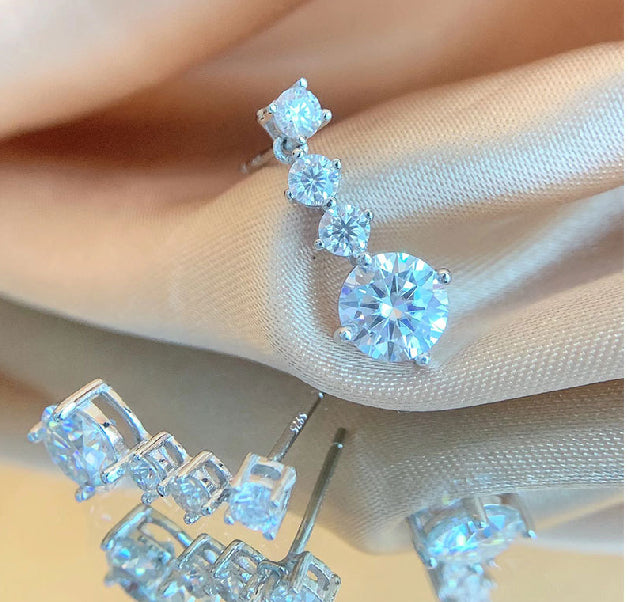 S925 Sterling Silver Earrings Pulsatile Heart Round Moissanite