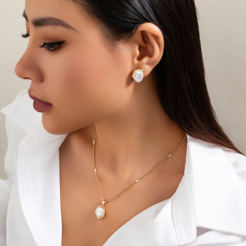 Trendy Pearl-like Jewelry Set - Matching Necklace and Stud Earrings | Women's Fashion Accessories