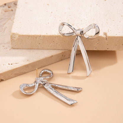 Empress Fashion Necklace for Women Versatile Snake Bone Chain Bowknot Clavicle Chain Necklace