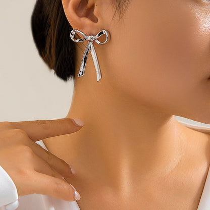 Empress Fashion Necklace for Women Versatile Snake Bone Chain Bowknot Clavicle Chain Necklace
