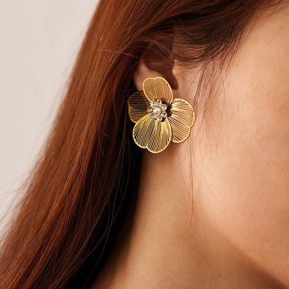 French Vintage Pearl Earrings - Minimalist Flower Studs with Zircon | Titanium Steel Ins Jewelry