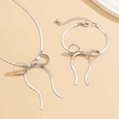 Empress Fashion Necklace for Women Versatile Snake Bone Chain Bowknot Clavicle Chain Necklace