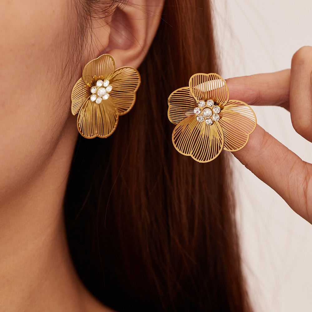 French Vintage Pearl Earrings - Minimalist Flower Studs with Zircon | Titanium Steel Ins Jewelry