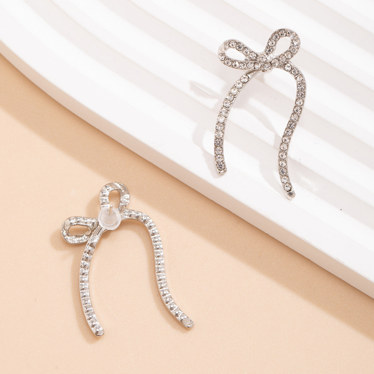 Empress Fashion Necklace for Women Versatile Snake Bone Chain Bowknot Clavicle Chain Necklace