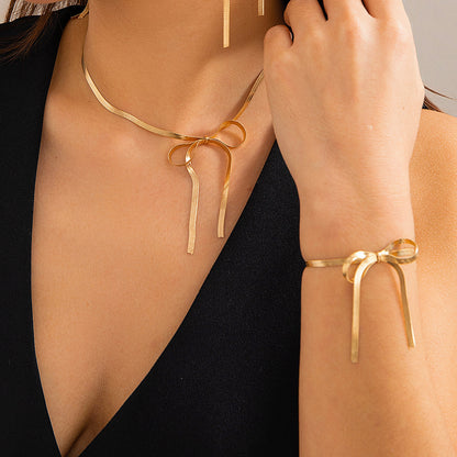 Empress Fashion Necklace for Women Versatile Snake Bone Chain Bowknot Clavicle Chain Necklace