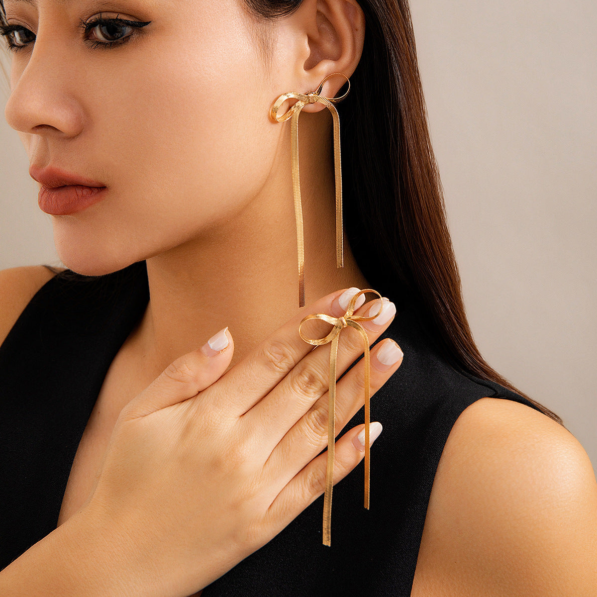 Empress Fashion Necklace for Women Versatile Snake Bone Chain Bowknot Clavicle Chain Necklace