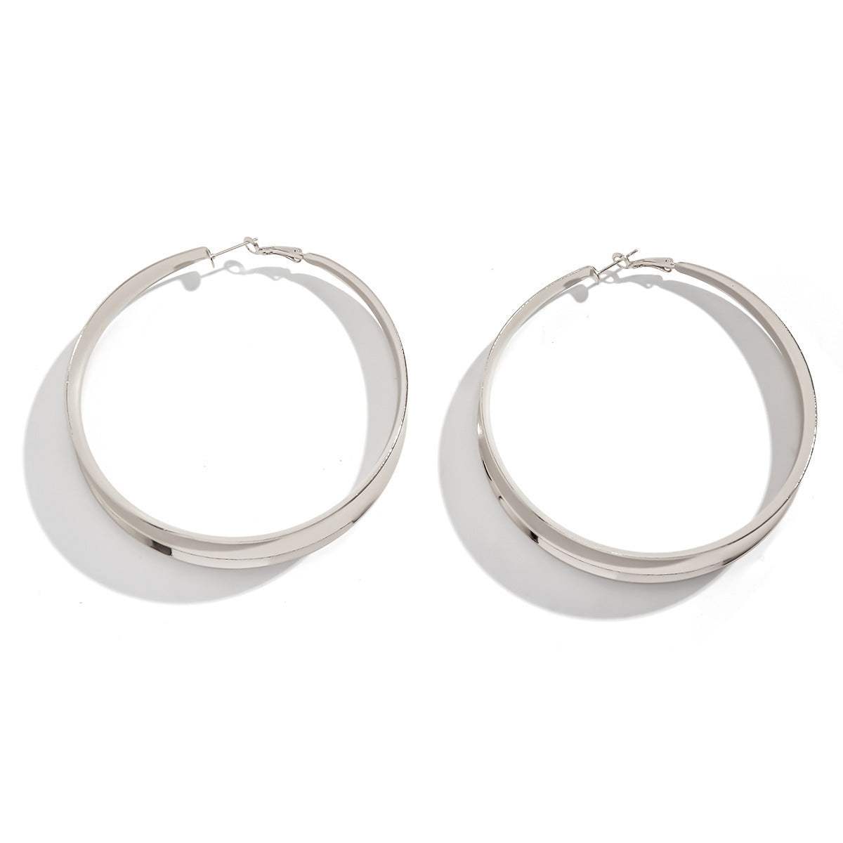 Exaggerated Metal Large Hoop Earrings for Women Fashion Show Round Hollow Shiny Alloy Earrings
