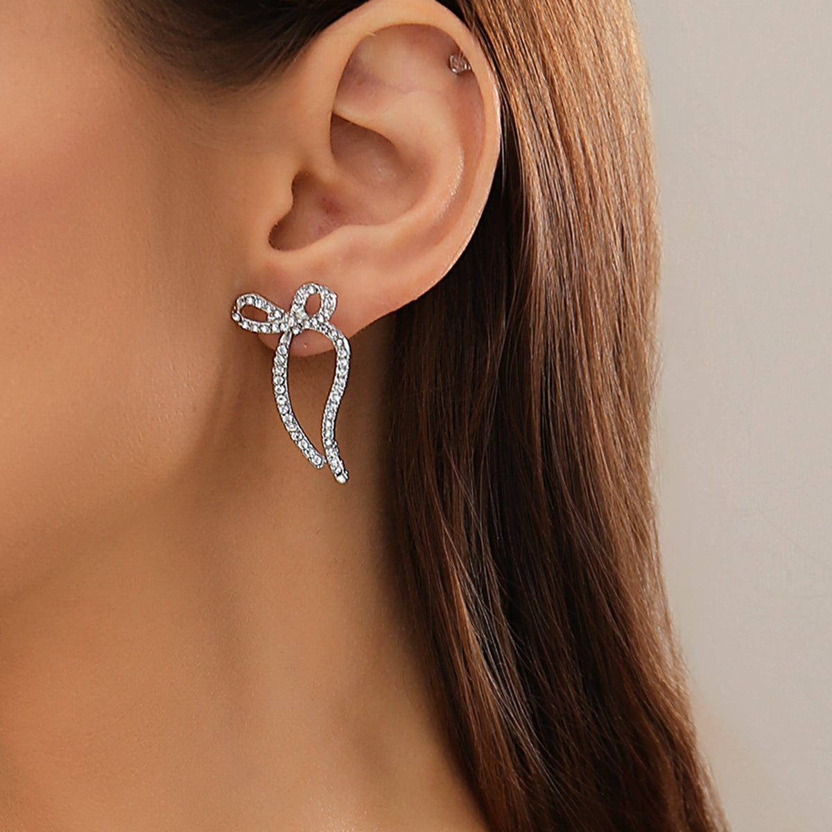 Empress Fashion Necklace for Women Versatile Snake Bone Chain Bowknot Clavicle Chain Necklace